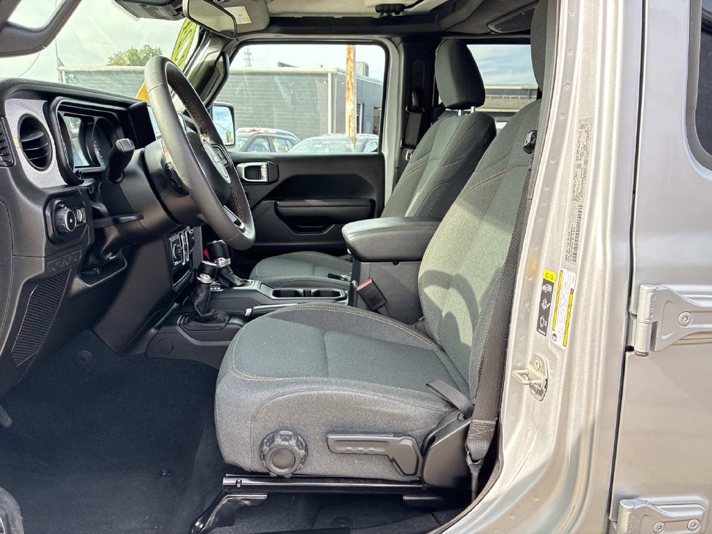 Used 2024 Jeep Wrangler Unlimited Sport AWD/4WD image 20