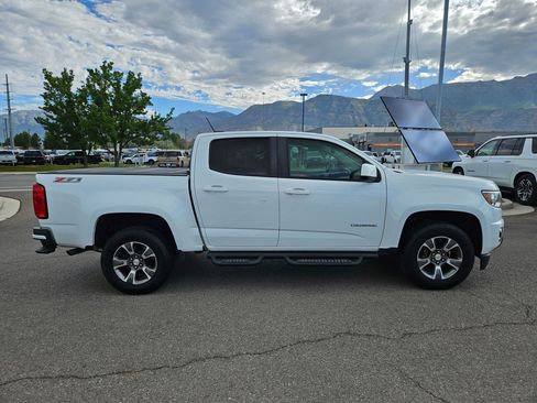 Used 2020 Chevrolet Colorado Z71 AWD/4WD image 2