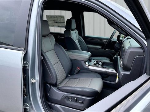 New 2026 Chevrolet Silverado 2500 ZR2 AWD/4WD image 5
