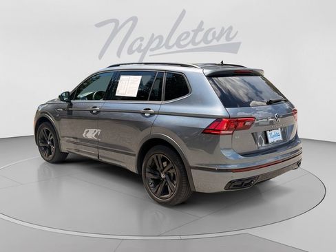 Used 2024 Volkswagen Tiguan SE R-Line FWD image 3