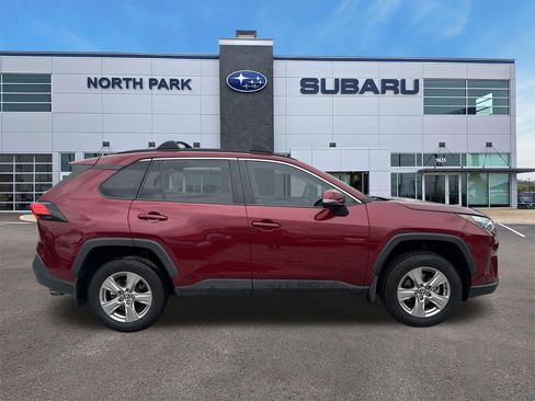 Used 2022 Toyota RAV4 XLE FWD image 2