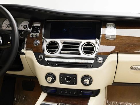 Used 2010 Rolls-Royce Ghost RWD image 24