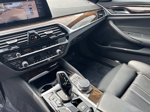 Used 2020 BMW 530i xDrive w/ Convenience Package image 27