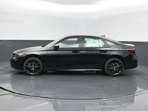 Used 2025 Honda Civic Sport image 4
