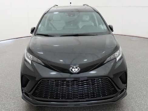 New 2026 Toyota Sienna XSE FWD image 15