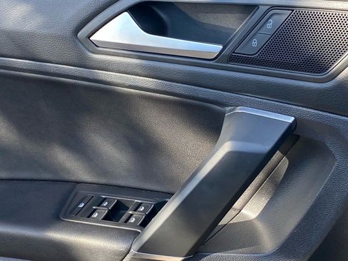 Certified 2020 Volkswagen Tiguan SEL image 18