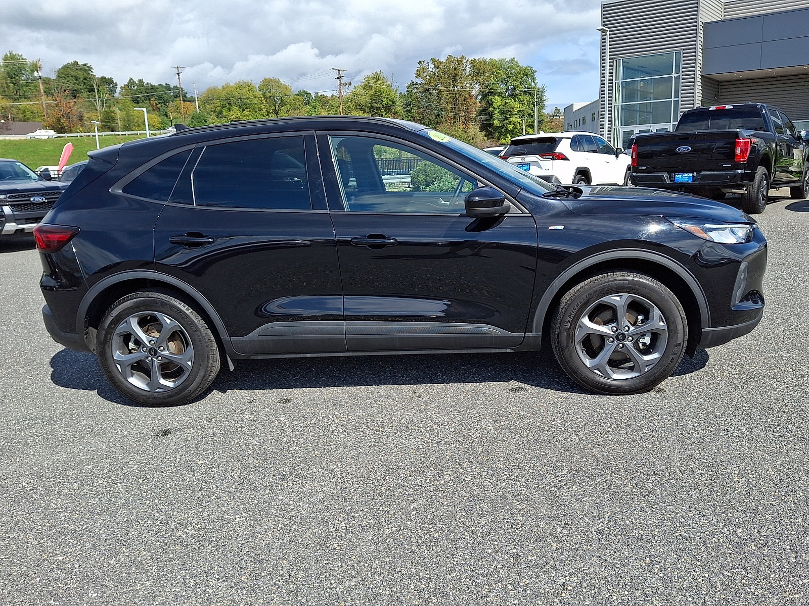 Used 2025 Ford Escape ST-Line Select AWD/4WD image 8