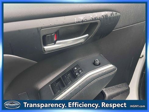 Certified 2022 Toyota Highlander XLE image 51