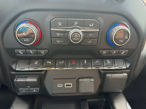 Used 2020 Chevrolet Silverado 2500 High Country w/ Technology Package AWD/4WD image 18