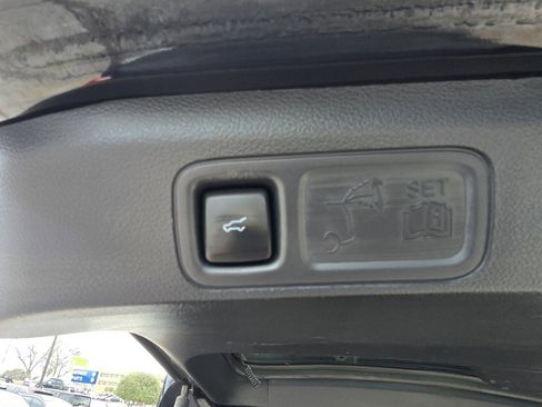 Used 2022 Ford Expedition XLT image 21