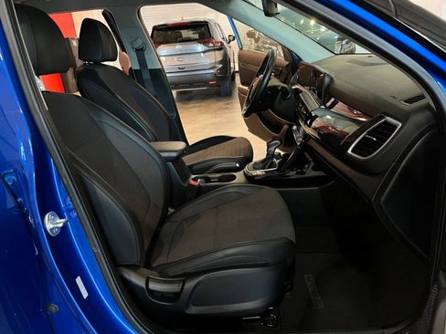 Used 2025 Kia Seltos S FWD image 37