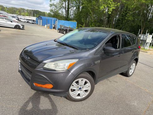 Used 2016 Ford Escape S image 4