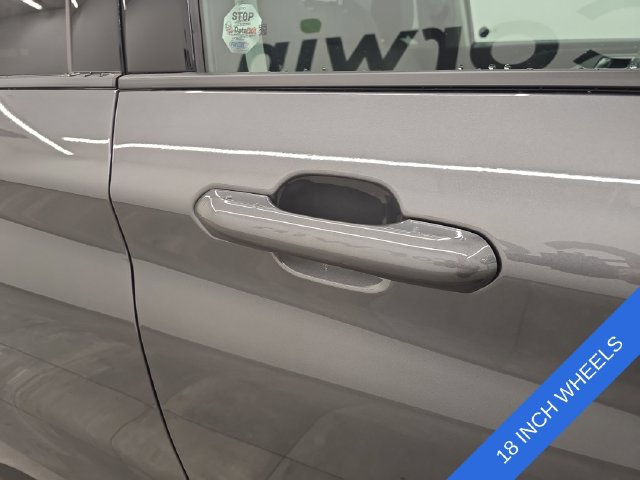 New 2026 Ford Explorer Active AWD/4WD image 8