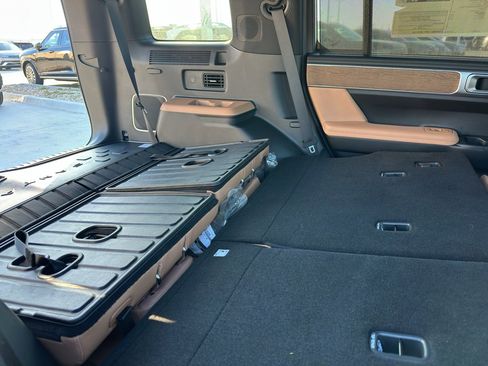 Certified 2025 Hyundai Santa Fe Limited image 37