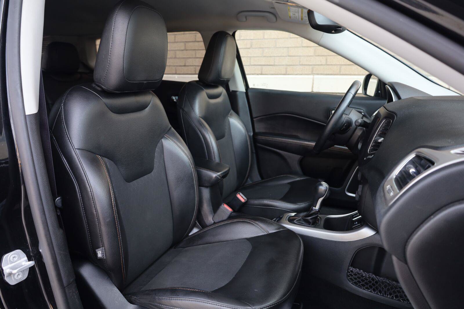 Used 2019 Jeep Compass Latitude FWD image 27