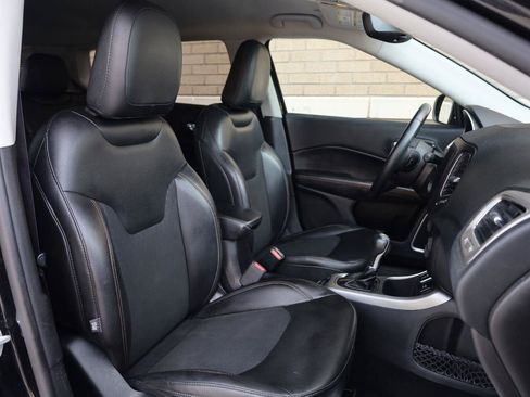 Used 2019 Jeep Compass Latitude FWD image 27