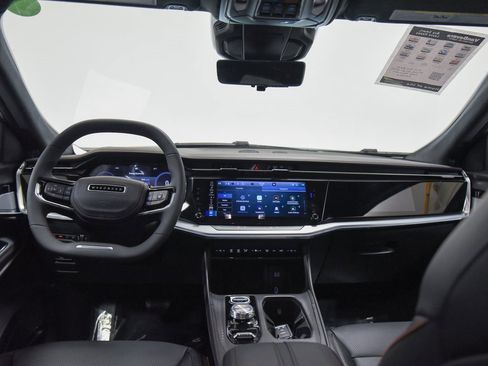 Used 2024 Jeep Wagoneer Launch Edition image 33