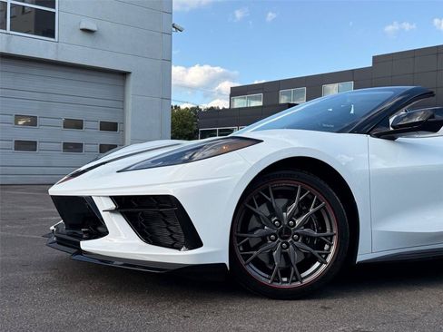 Used 2024 Chevrolet Corvette Stingray Premium Conv w/ Z51 Performance Package RWD image 2