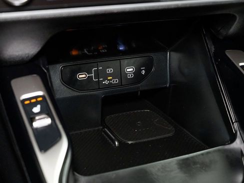 Certified 2025 Kia Sorento S image 20