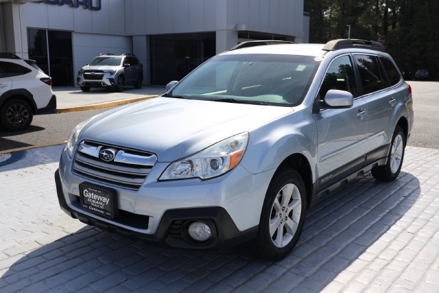 Used 2014 Subaru Outback 2.5i Premium AWD/4WD image 1