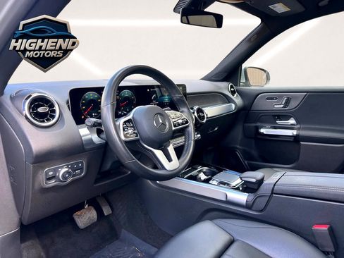 Used 2020 Mercedes-Benz GLB 250 4MATIC w/ Premium Package image 12