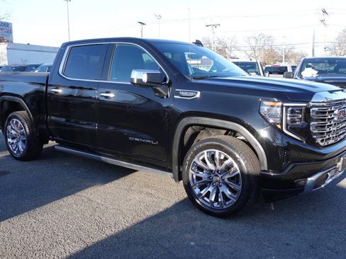 Used 2023 GMC Sierra 1500 Denali w/ Denali Reserve Package AWD/4WD image 5