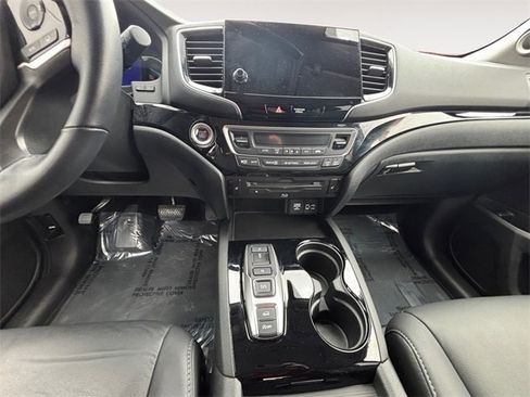 Used 2022 Honda Pilot Touring image 11
