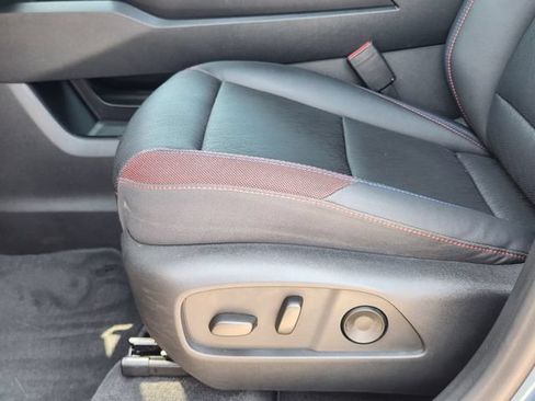 Used 2025 Chevrolet Equinox RS w/ Safety and Technology Package FWD image 25