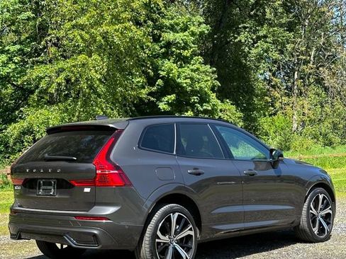 Used 2024 Volvo XC60 T8 Ultimate w/ Protection Package Premier AWD/4WD image 8