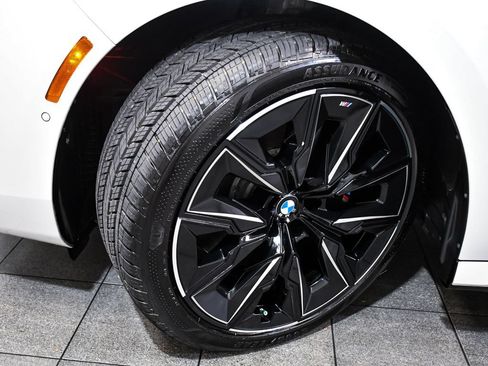 Used 2023 BMW 760i xDrive AWD/4WD image 7