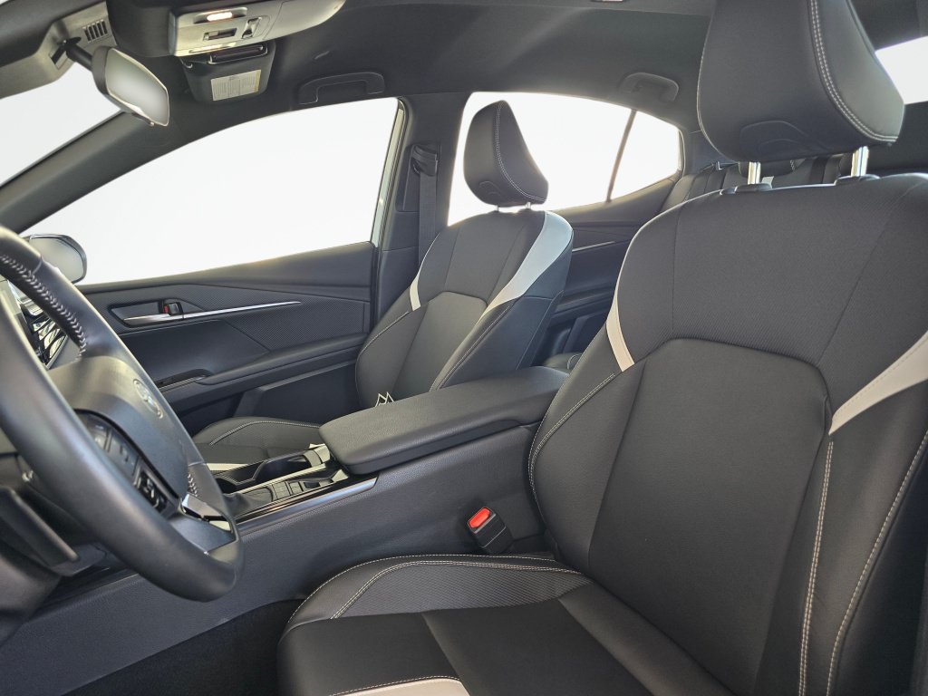 Used 2025 Toyota Camry SE FWD image 18