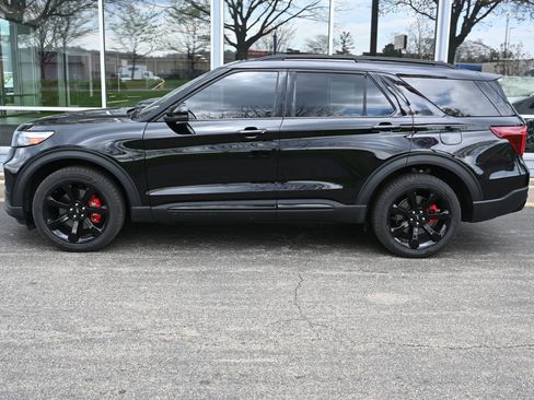 Used 2023 Ford Explorer ST w/ Equipment Group 401A image 2