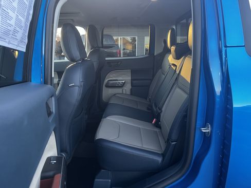 Used 2025 Ford Maverick Lariat w/ 4K Tow Package image 10