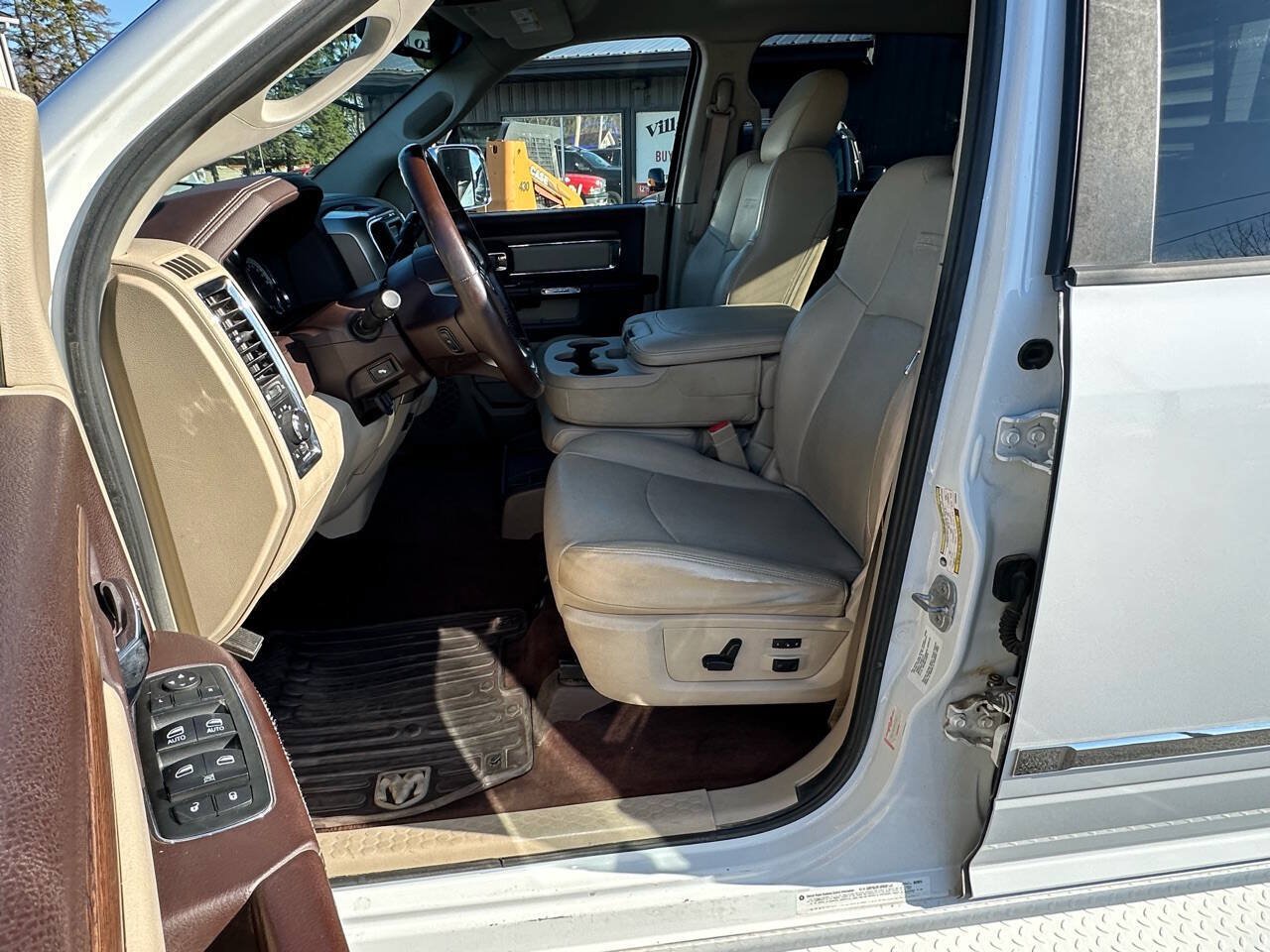 Used 2014 RAM 3500 Laramie AWD/4WD image 10