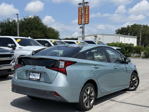 Used 2019 Toyota Prius Limited FWD image 3