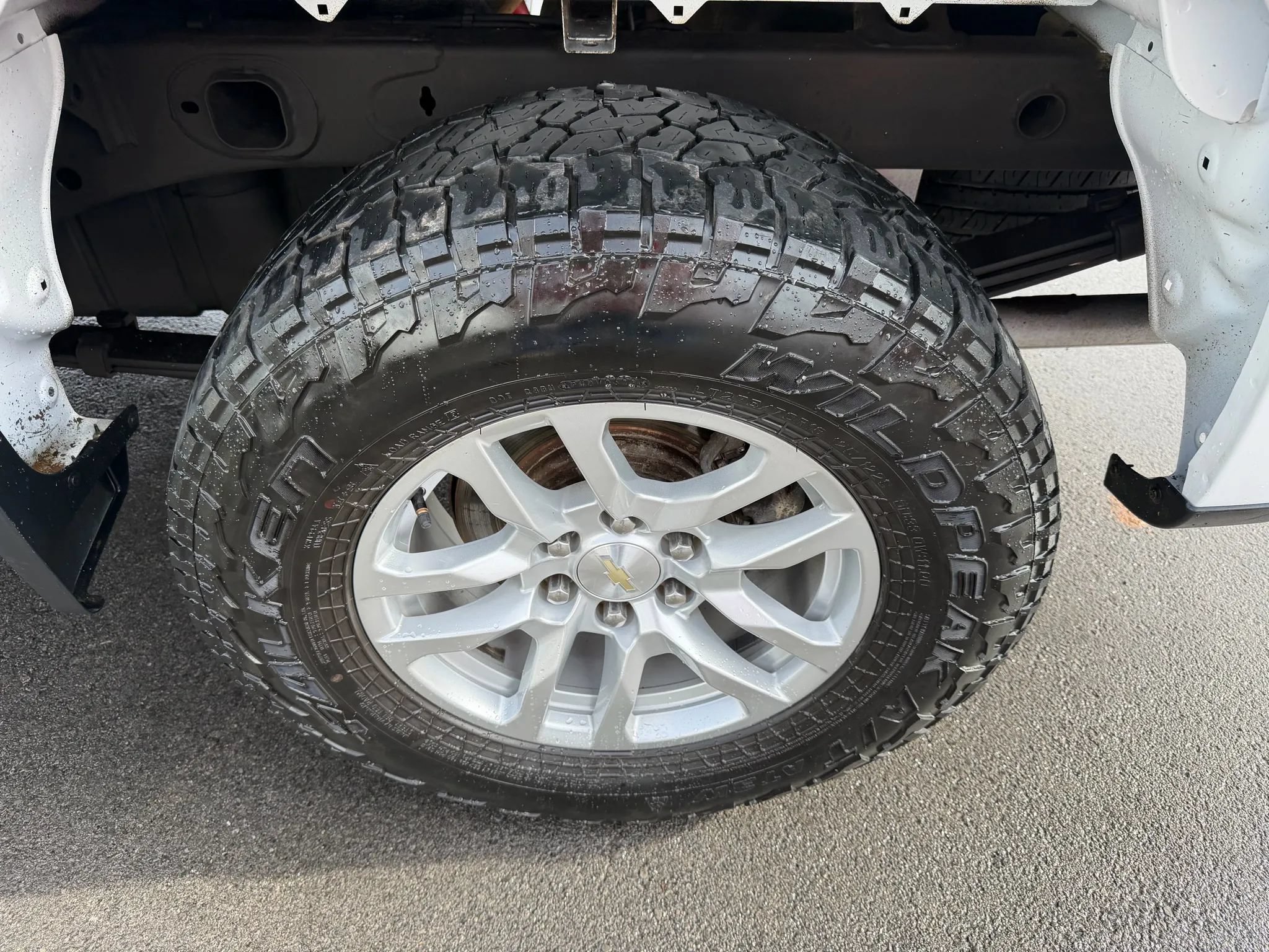 Used 2021 Chevrolet Silverado 1500 LT w/ Z71 Off-Road Package AWD/4WD image 16