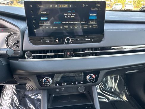 Used 2025 Mitsubishi Outlander SE image 28