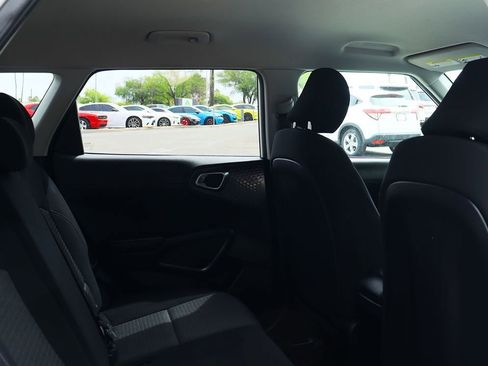 Used 2021 Kia Soul S image 28