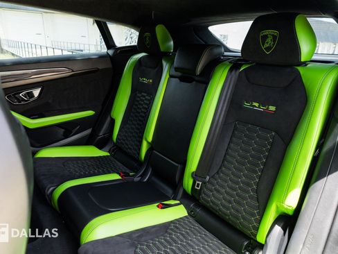 Used 2022 Lamborghini Urus AWD/4WD image 5