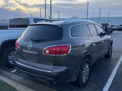 Used 2011 Buick Enclave CXL w/ LPO, Cargo Convenience Pkg FWD image 3