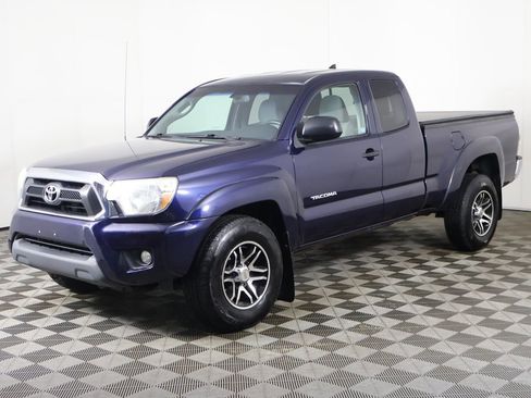 Used 2012 Toyota Tacoma 4x4 Access Cab V6 w/ SR5 Pkg image 5