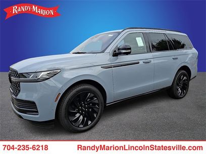 New 2025 Lincoln Navigator Reserve w/ Jet Appearance Package