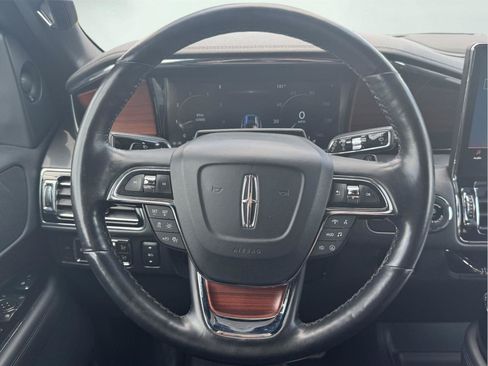 Used 2024 Lincoln Navigator Reserve AWD/4WD image 14
