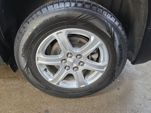 Used 2019 GMC Acadia SLE AWD/4WD image 30