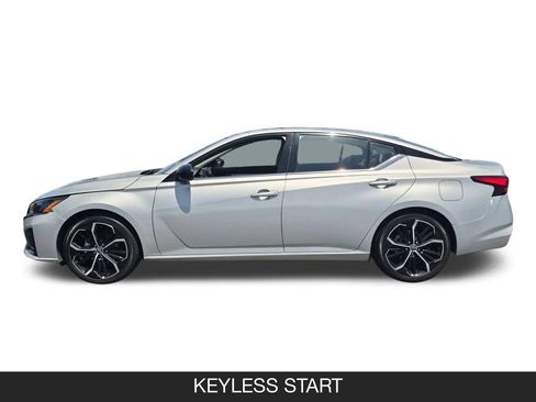 Used 2024 Nissan Altima 2.5 SR FWD image 5