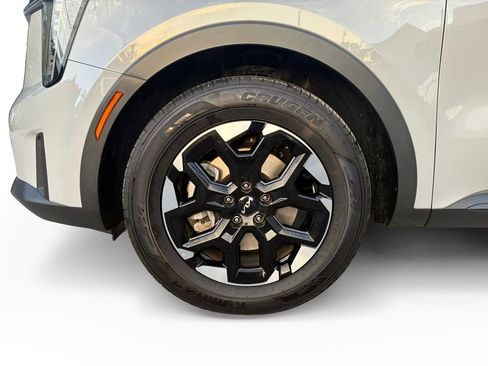 Used 2025 Kia Sorento S FWD image 29