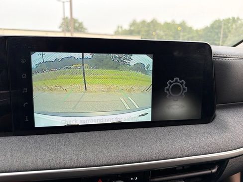 Certified 2025 Nissan Kicks SV FWD image 11