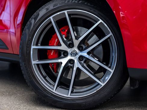 Certified 2024 Porsche Macan S AWD/4WD image 16