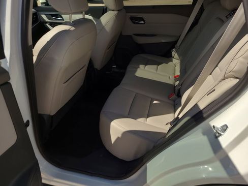 Certified 2021 Nissan Rogue SL w/ Premium Package image 9