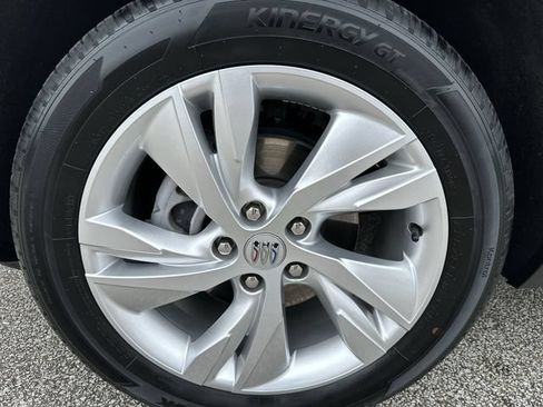 Certified 2025 Buick Encore GX Preferred w/ Advanced Technology Package AWD/4WD image 21